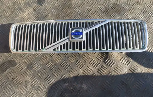 Volvo S80 Front bumper upper radiator grill 9178087