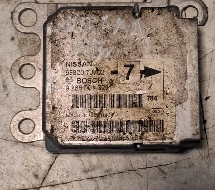 Nissan Primera Airbag control unit/module 988207J702 0285001329