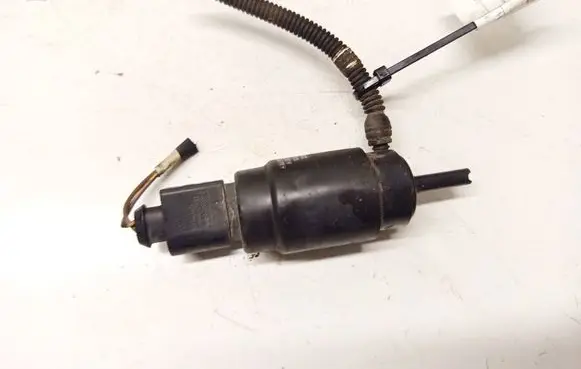 Volkswagen Crafter Windscreen/windshield washer pump A0008605826