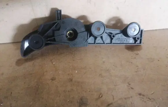 BMW 5 E60 E61 Engine bonnet (hood) release handle 7052579 22339910