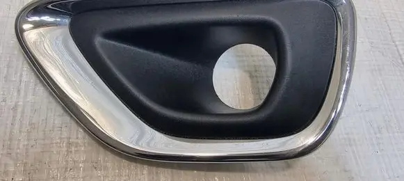 Jeep Grand Cherokee Front fog light trim/grill 68143083AB
