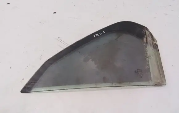 Volkswagen Jetta V Rear vent window glass 
