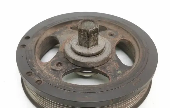 Toyota Avensis T250 Crankshaft pulley 134080R011