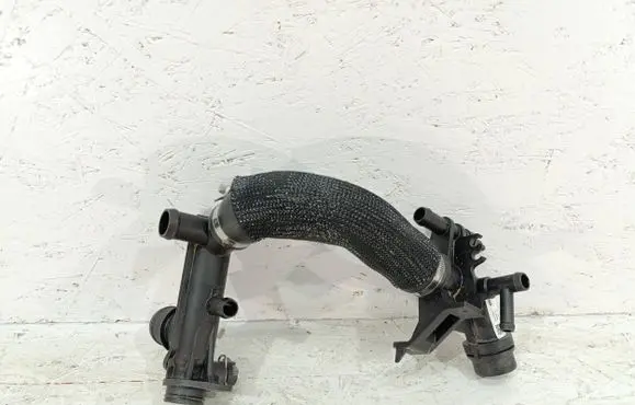 Land Rover Defender Engine coolant pipe/hose K6D38A512AB K6D38A512