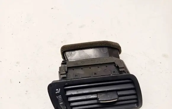 Volkswagen PASSAT B6 Dash center air vent grill 3C1819702E
