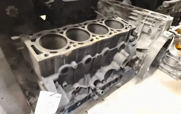 Ford Mondeo MK IV Engine block 