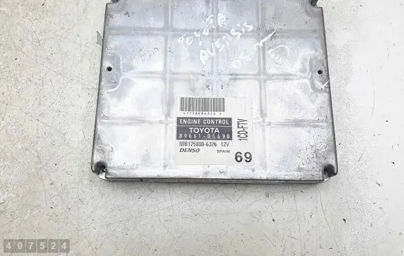 Toyota Avensis T250 Engine control unit/module 8966105690