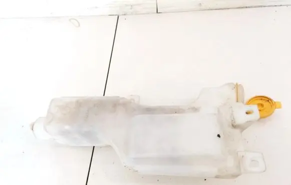 Windshield washer fluid reservoir/tank