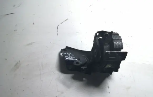 Toyota Corolla Verso AR10 Engine mount bracket