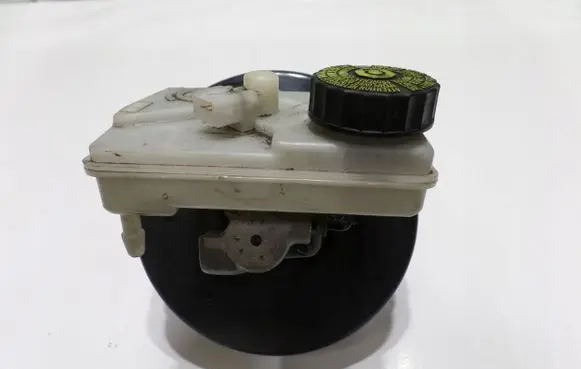 Peugeot 206 CC Brake booster 9650368080
