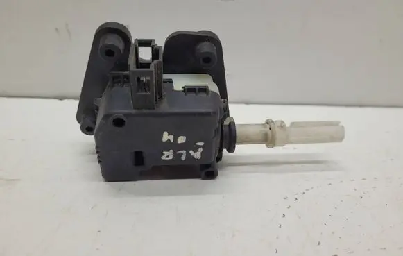 Audi A6 S6 C5 4B Tailgate boot lock/latch motor 8E9827833