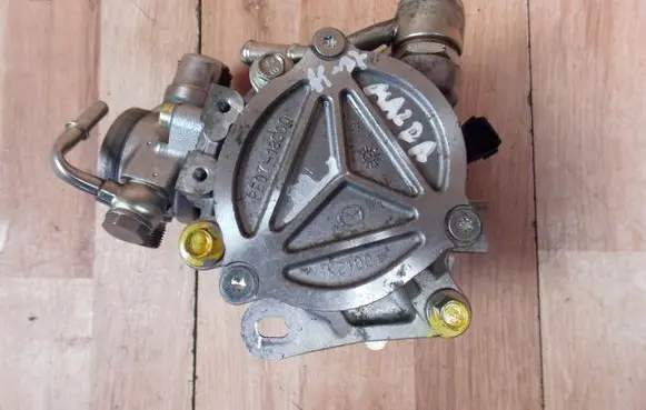 Mazda CX-3 Vacuum pump PE0718G00A