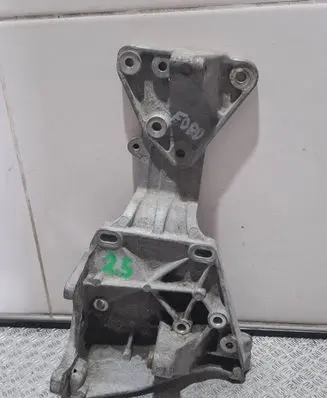 Ford S-MAX Generator/alternator bracket 30757329