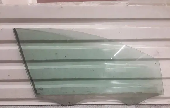 Audi Q7 4L Front door window glass four-door 