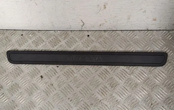 Toyota Avensis T270 Side skirt front trim 6791205040