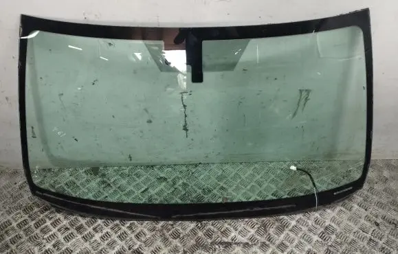 Lexus IS 220D-250-350 Front windscreen/windshield window 