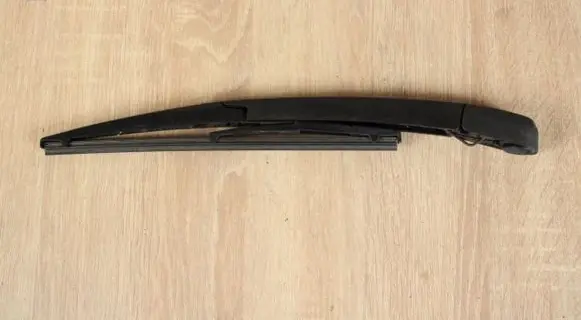 KIA Sorento Rear wiper blade arm