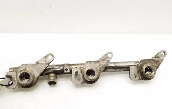 Mercedes-Benz E W212 Fuel distributor A2760702295 A2760781145