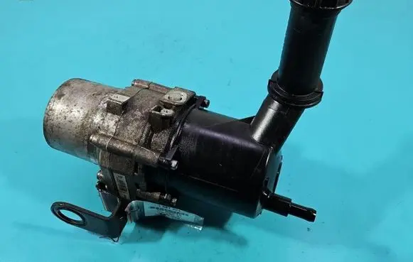 Citroen C4 I Power steering pump 9657613580 IMPRK1587204