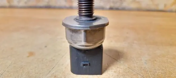 Citroen C6 Fuel pressure sensor 55PP0402 0616563603