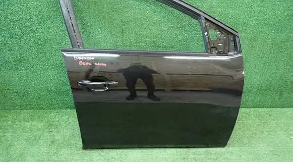 Dacia Sandero III Front door