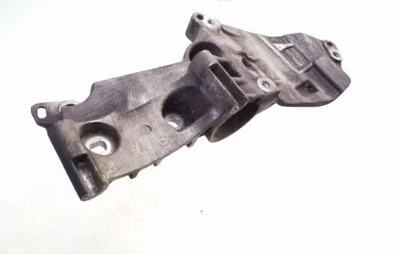 Renault Scenic II - Grand scenic II Generator/alternator bracket 8200669494
