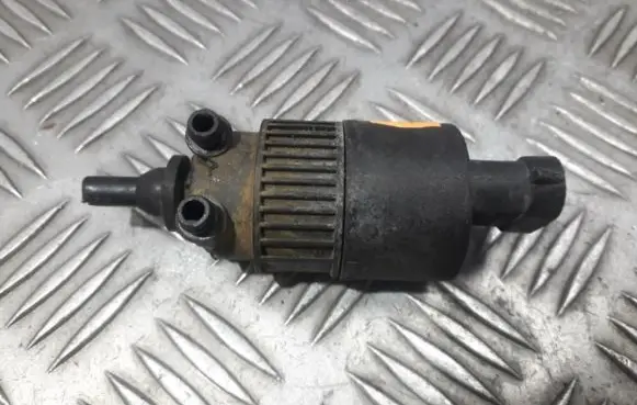 Renault Laguna I Windscreen/windshield washer pump 7700821782