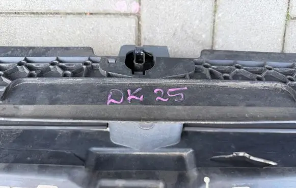 BMW 5 G30 G31 G38 Intercooler air guide/duct channel 