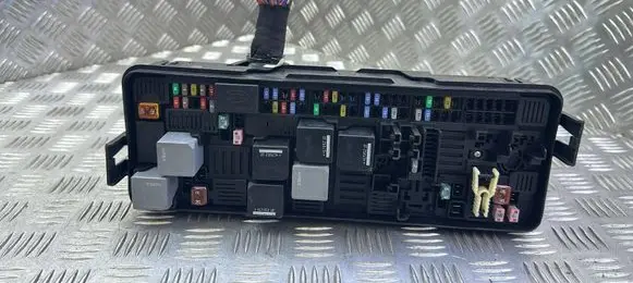Land Rover Range Rover L405 Fuse module HPLA14N030AB