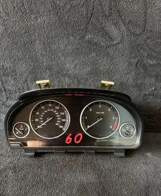 BMW 5 F10 F11 Speedometer (instrument cluster) 9280485 1805083 40263701