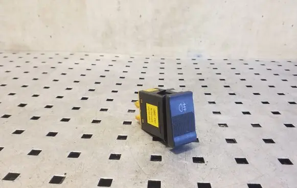 Fog light switch