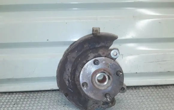 Toyota Yaris Front wheel hub spindle knuckle
