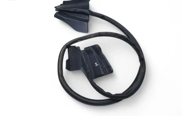 Maserati Levante Rubber seal rear door 670032883