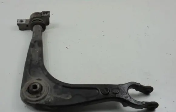 Peugeot 407 Front lower control arm/wishbone 