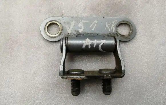 Toyota Corolla Verso AR10 Tailgate/trunk/boot hinge 6881002020