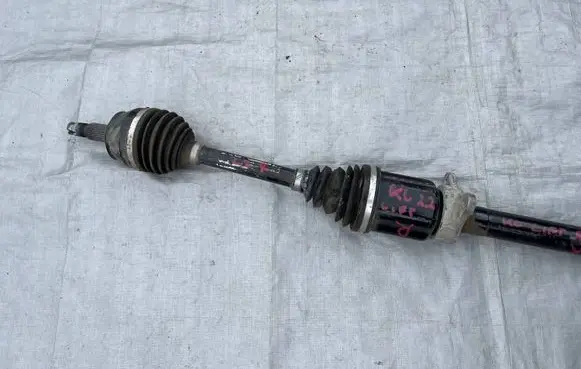 Jeep Cherokee Front driveshaft JEEP CHEROKEE KL LIFT PÓŁOŚ PRAWA PRZEDNIA 2.2