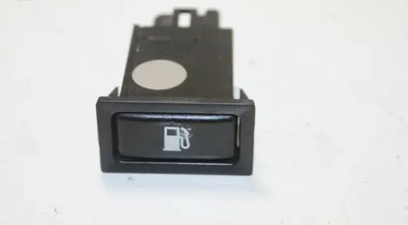 Toyota Avensis T250 Fuel tank opening switch 