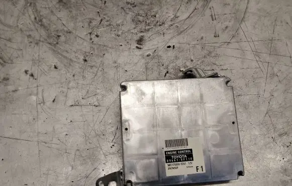 Toyota Corolla Verso AR10 Engine control unit/module 1758009261 896610F110 MB1758009261