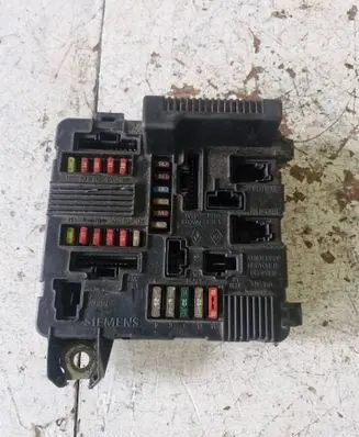 Renault Scenic II - Grand scenic II Fuse module