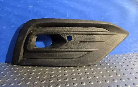 Front bumper lower grill