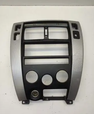 Hyundai Tucson JM Climate control/heater control trim U0502148