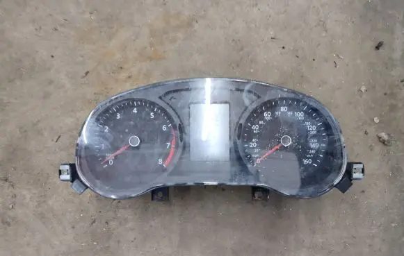 Volkswagen Jetta VI Speedometer (instrument cluster) 5C6920955A