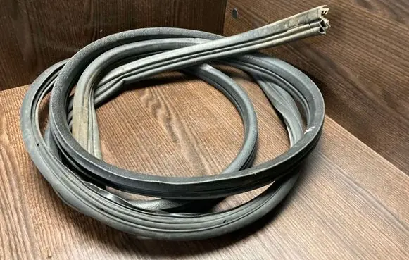 Front door rubber seal
