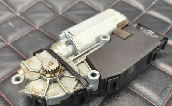Volkswagen Eos Sunroof motor/actuator 1Q0959591C 404684 1704133B