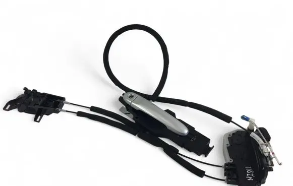 Nissan Micra Coupe door lock (next to the handle) G8313420