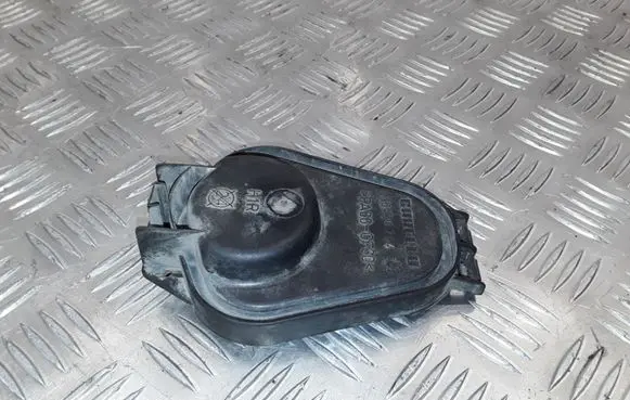 Peugeot 605 Headlight/headlamp dust cover 36420754