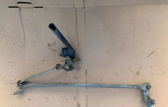 Mercedes-Benz W123 Front wiper linkage 