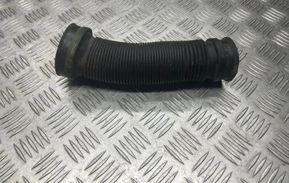 Opel Astra H Air intake duct part 13105267