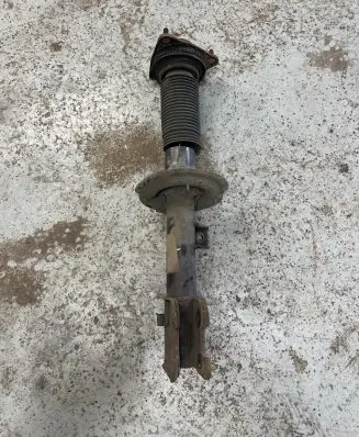 KIA Sorento Front shock absorber/damper 546502P650