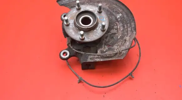 Nissan Juke I F15 Front wheel hub spindle knuckle